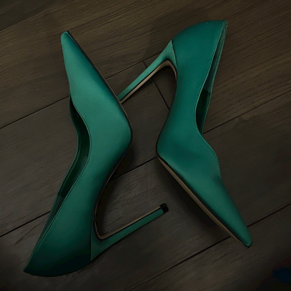 Zara green pointed heels